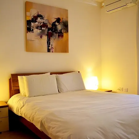 Hepburn * Birżebbuġa