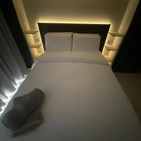 Hepburn Apartament