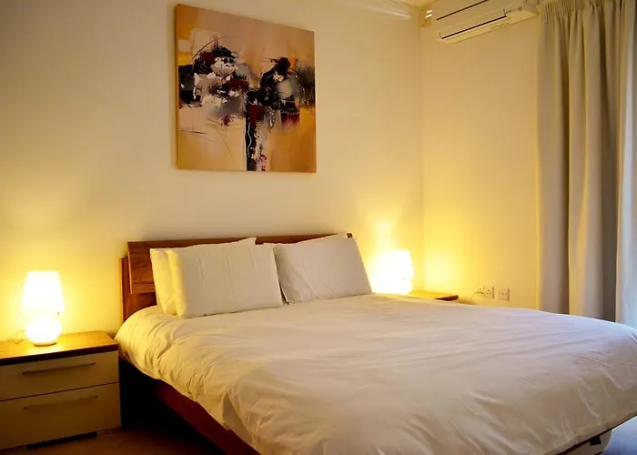 Hepburn * Birżebbuġa